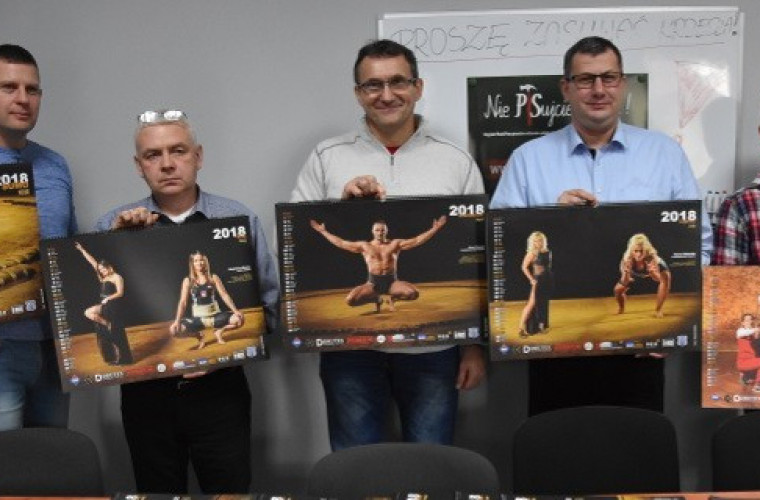 SUMO: Niezwykły kalendarz z niezwykłymi sportowcami [FOTO] - Zdjęcie główne
