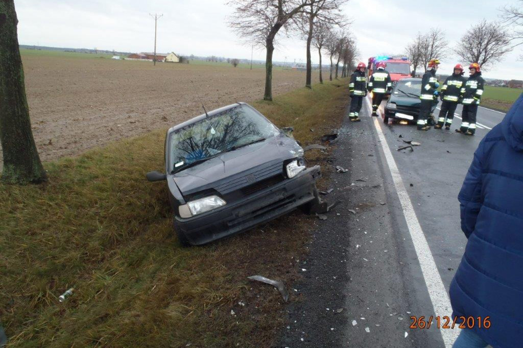 Wypadek w Bożacinie. Jedna osoba w szpitalu [FOTO] - Zdjęcie główne