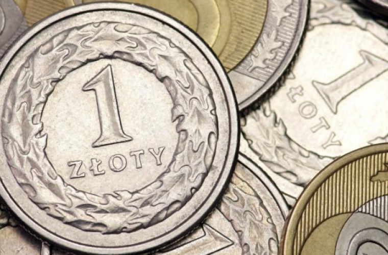 Sulmierzyce. Młodzież nie ma się gdzie schować przed deszczem - Zdjęcie główne