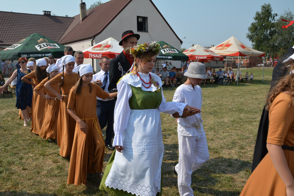  Świnków. Starosta zatańczył poloneza - Zdjęcie główne