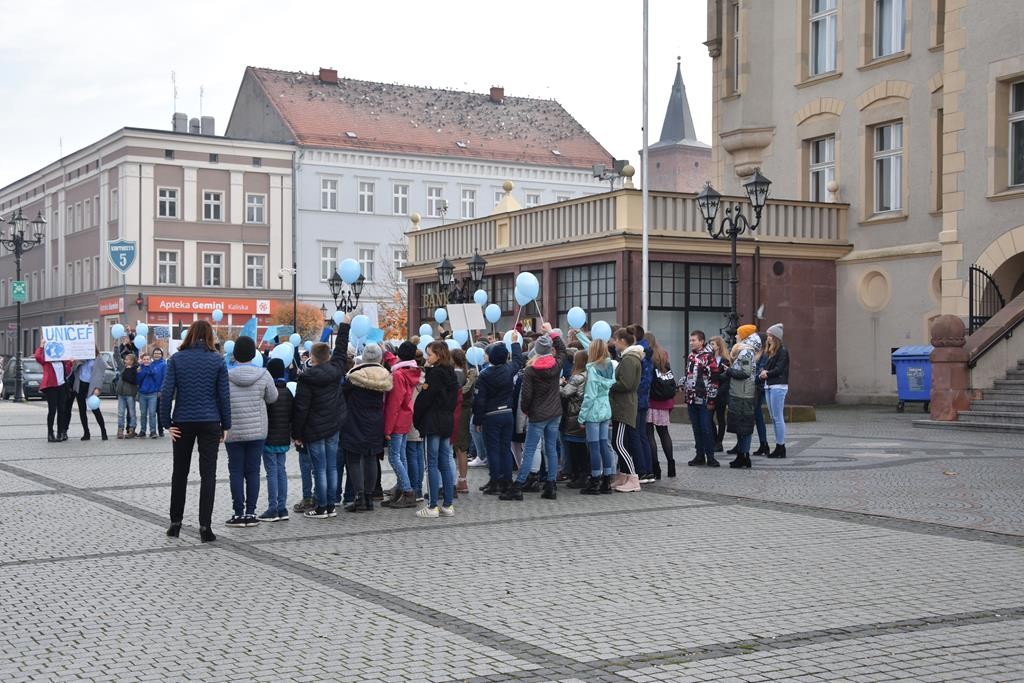 Happening na Rynku - Zdjęcie główne