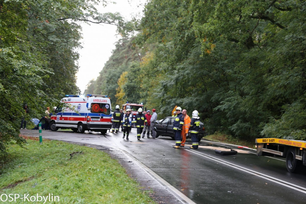 Kobylin. Wypadek. Siedem osób poszkodowanych [ZDJĘCIA] - Zdjęcie główne