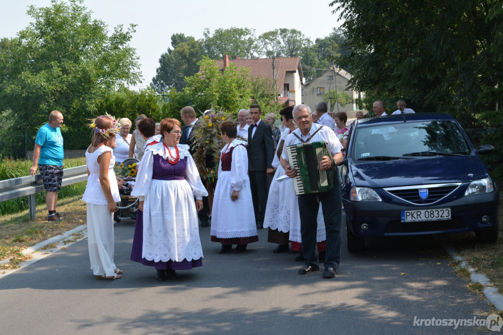 Lutogniew. Mieszkańcy dziękowali za plony [FILM I ZDJĘCIA] - Zdjęcie główne