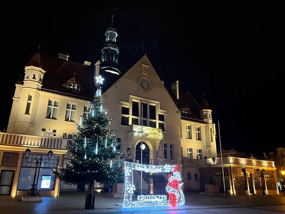 Świąteczne ozdoby na rynku w Krotoszynie - Zdjęcie główne