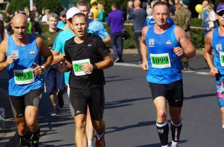 Artur Marek, Błażej Zimmermann oraz Marcin Obal ze Zdun - kumple z maratonu  - Zdjęcie główne