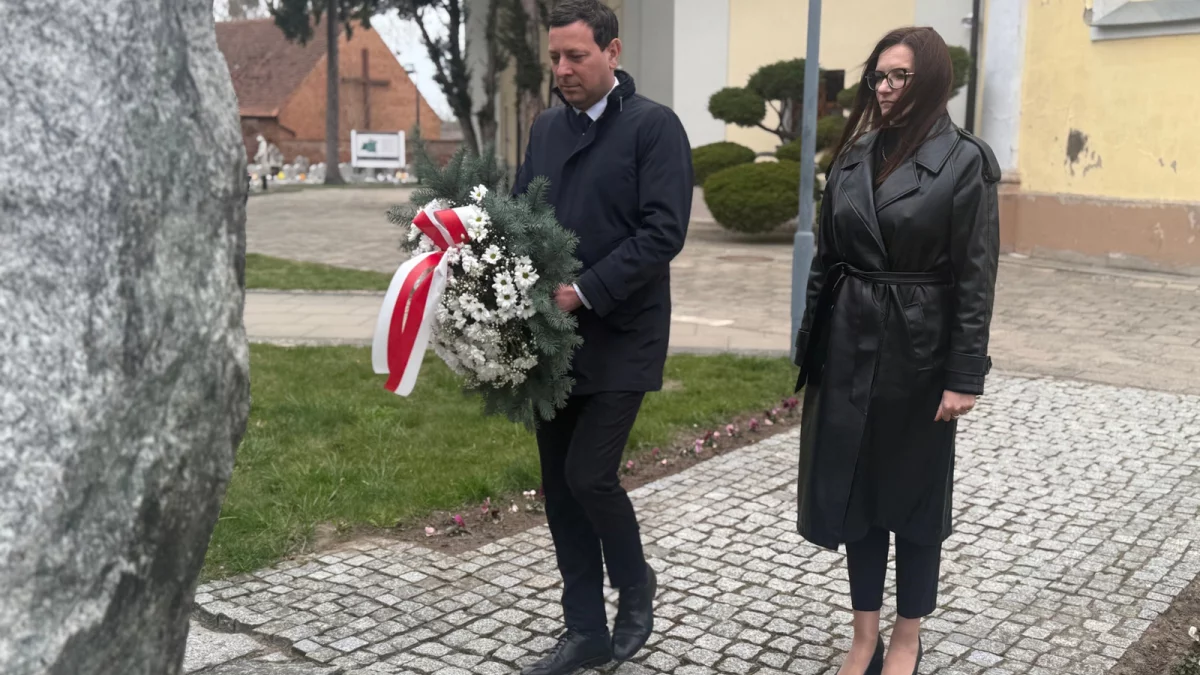 Pamięć, która nie przemija. W Zdunach oddano hołd ofiarom Katynia