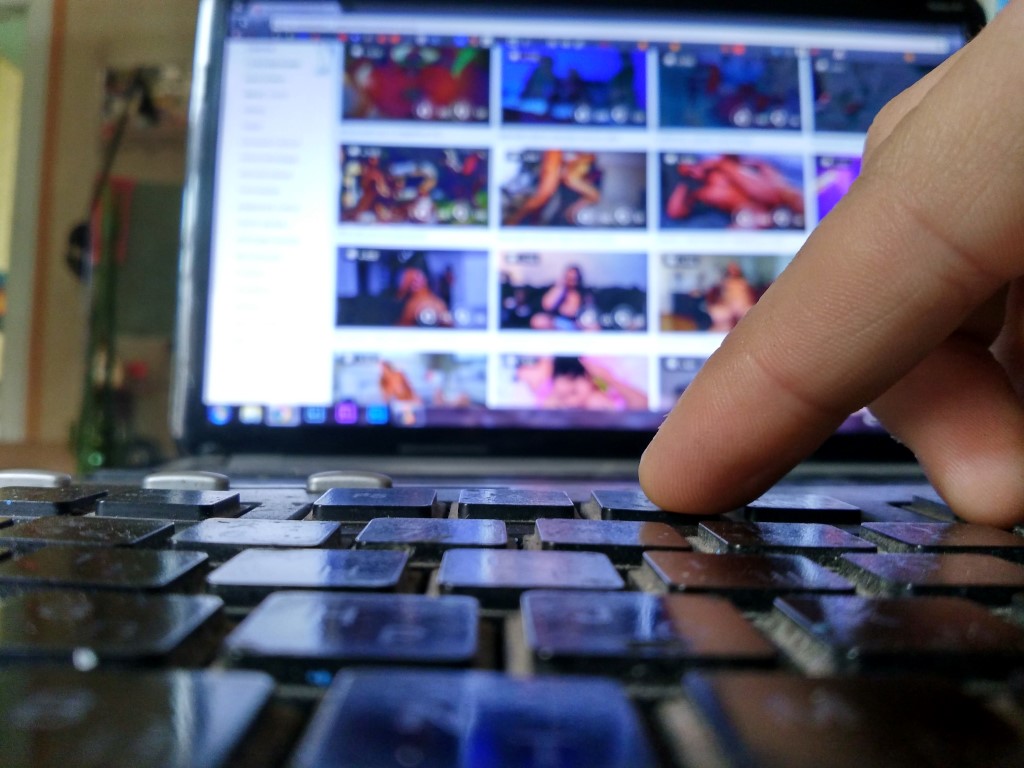 13-latek pokazywał pornografię podczas nauki zdalnej - Zdjęcie główne