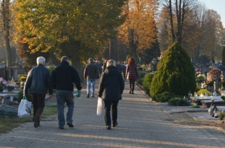 Uwaga! Zmiana organizacji ruchu w rejonie cmentarzy!  - Zdjęcie główne