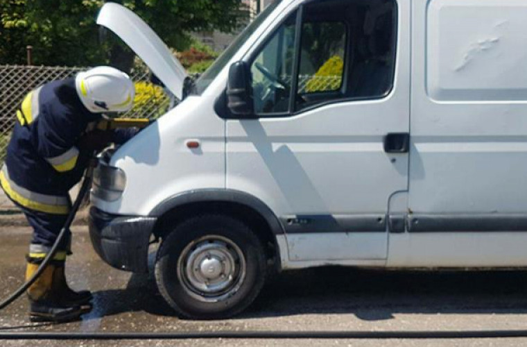 Auto stanęło w płomieniach w Koźminie Wlkp. [ZDJĘCIA] - Zdjęcie główne