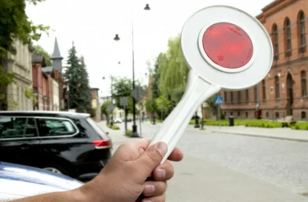 Koźmin Wlkp. Jechał pojazdem, którym nie można jeździć. Zapłacił gotówką - Zdjęcie główne