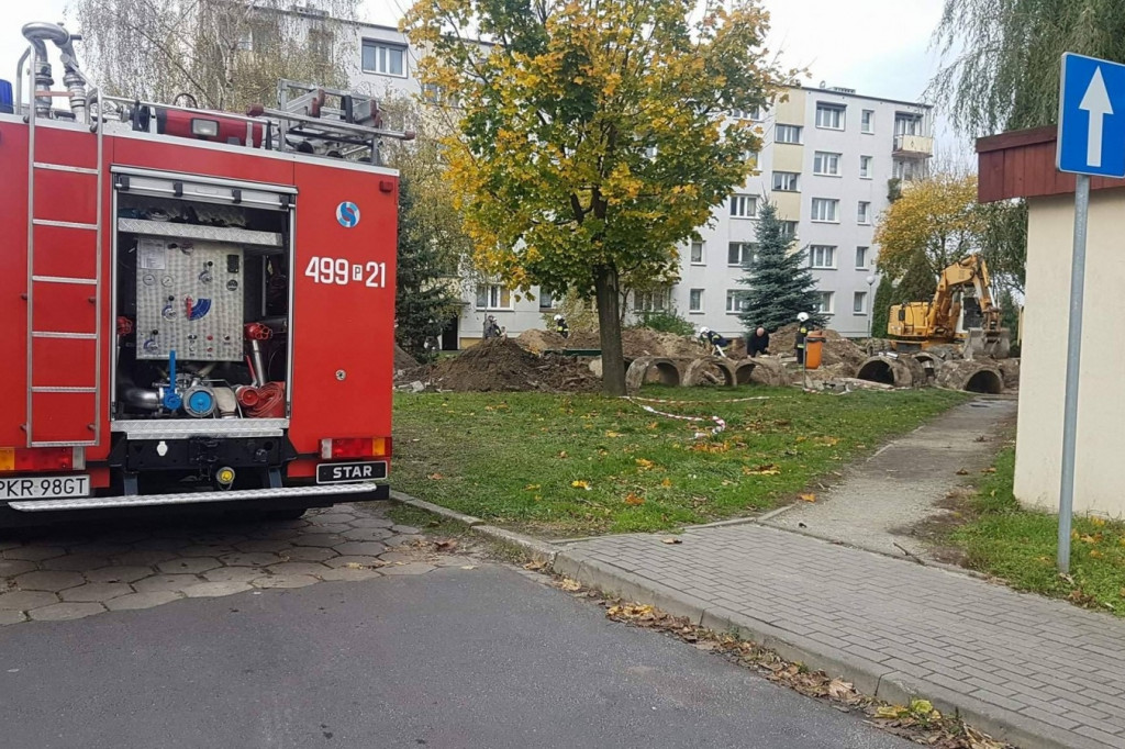 Koźmin Wlkp. Woda na Osiedlu Tysiąclecia. Zalało piwnice [ZDJĘCIA] - Zdjęcie główne