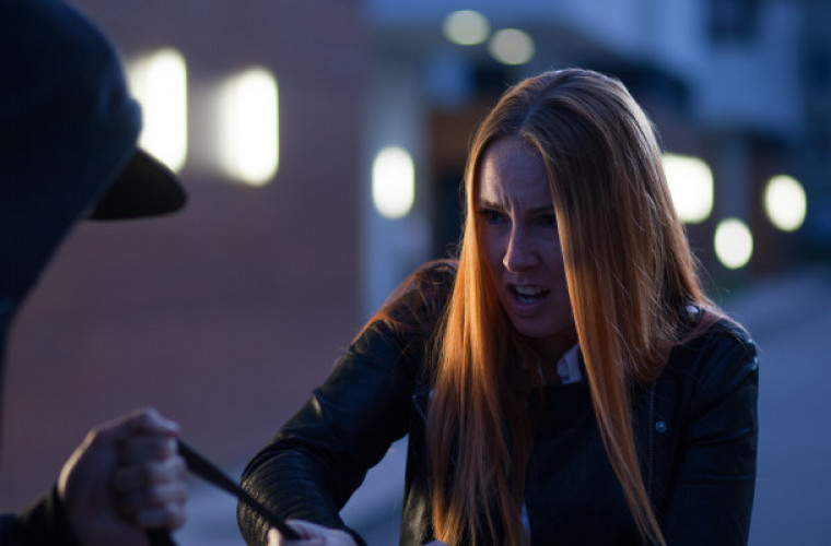 Krotoszynianki boją się mężczyzny jeżdżącego srebrnym oplem - Zdjęcie główne