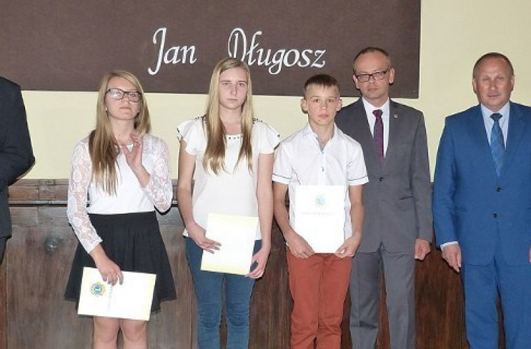 Lions Club nagrodził zdolnych uczniów. Dostali po 1.000 zł  - Zdjęcie główne