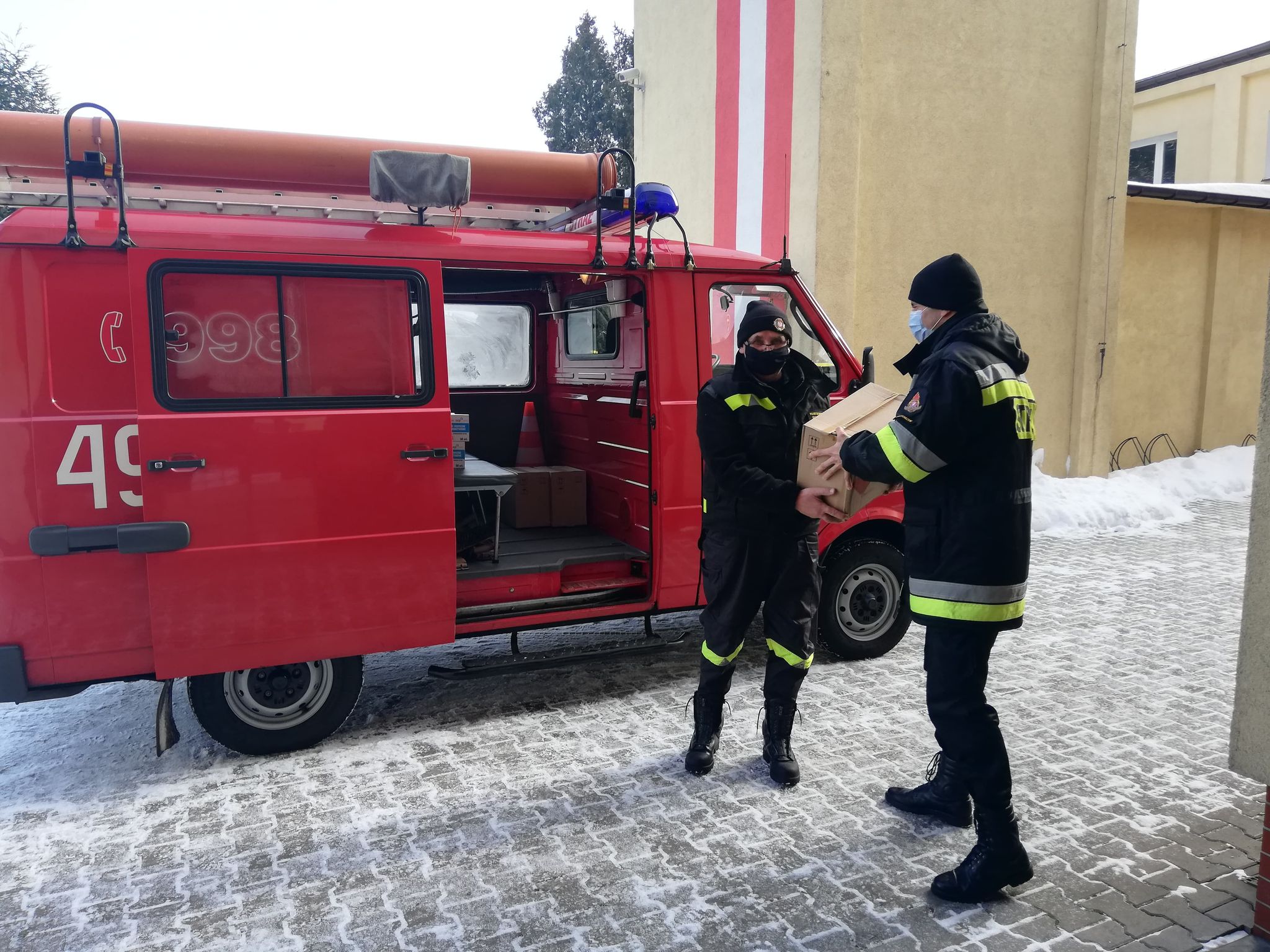 Strażacy z powiatu krotoszyńskiego pomagają w walce z koronawirusem