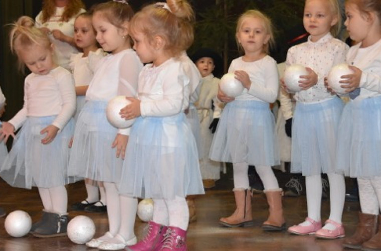 Sulmierzyce. Magia świąt zawitała do domu kultury [FOTO] - Zdjęcie główne
