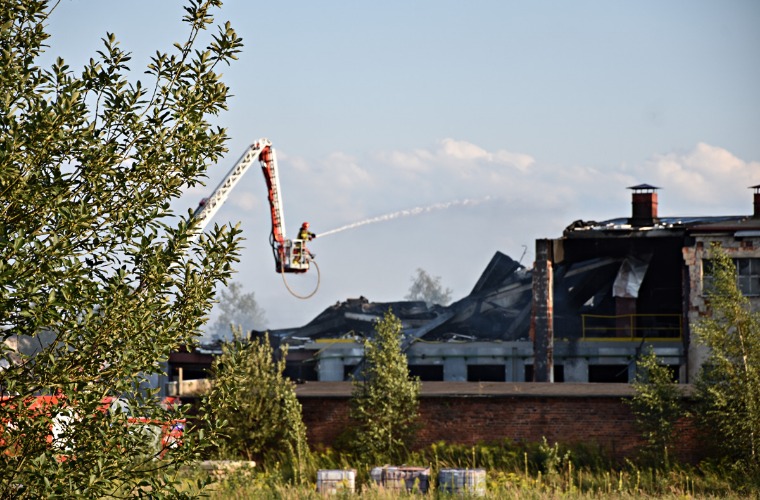 Ogromny pożar byłej cegielni w Krotoszynie [ZDJĘCIA I FILMY] - Zdjęcie główne