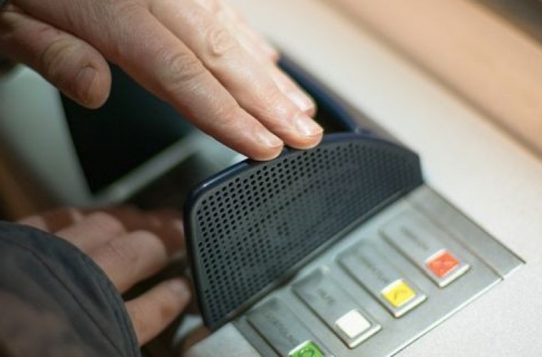 Zgubił kartę bankomatową. Na niej miał napisany PIN…  - Zdjęcie główne