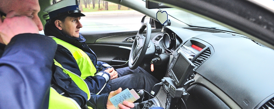 Seniorka z powiatu krotoszyńskiego pędziła ponad 100 km/h przez miasto - Zdjęcie główne