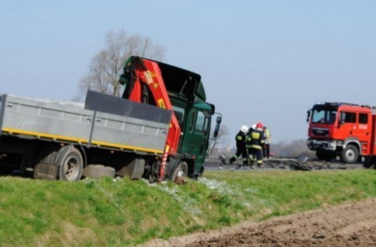 Zderzenie trzech samochodów. Jedna osoba nie żyje.  - Zdjęcie główne