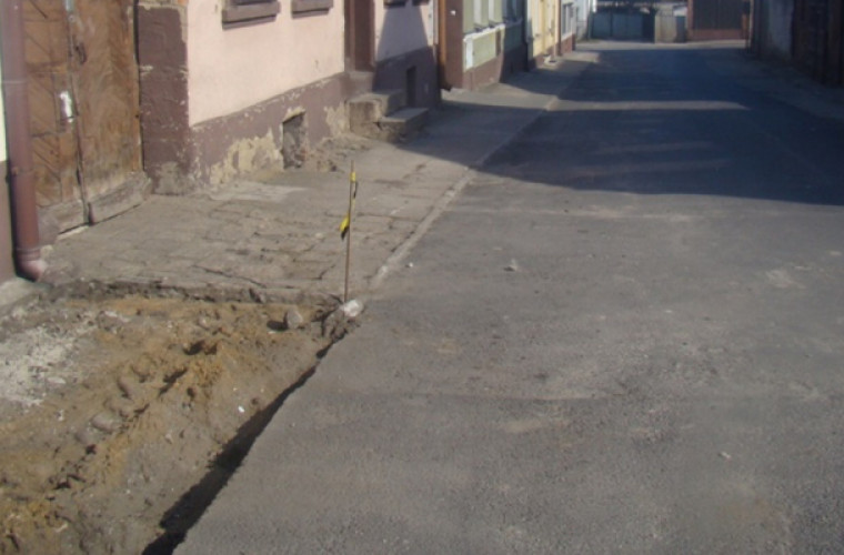 Sulmierzyce. Wymieniają chodnik przy Starokościelnej - Zdjęcie główne