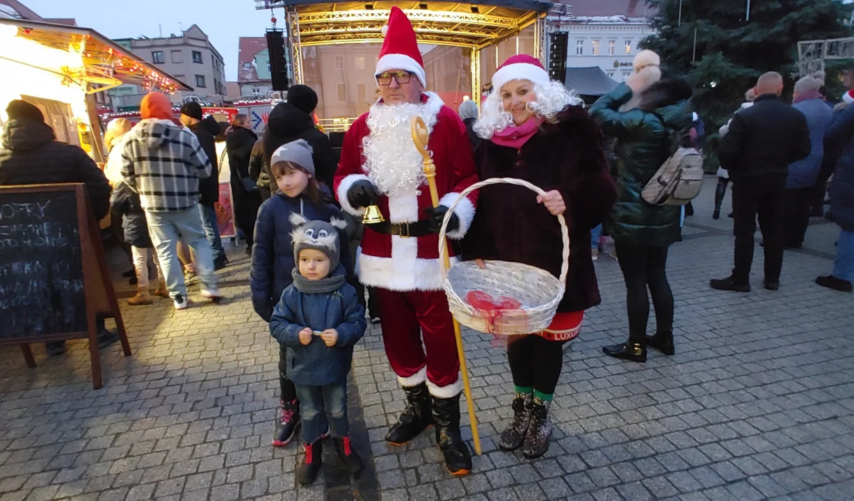 Jarmark Świąteczny 2023 w Krotoszynie. Był Mikołaj i duża dawka muzyki [ZDJĘCIA] - Zdjęcie główne