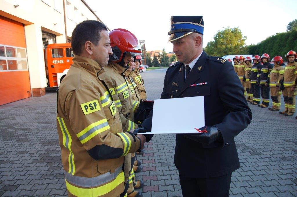 Krotoszyn. Dariusz Kulawski po 30 latach służby przeszedł na emeryturę - Zdjęcie główne