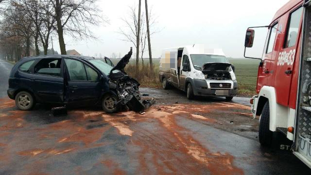 Wypadek na trasie Koźmin - Dobrzyca. Mieszkanka Góreczek w szpitalu [FOTO] - Zdjęcie główne