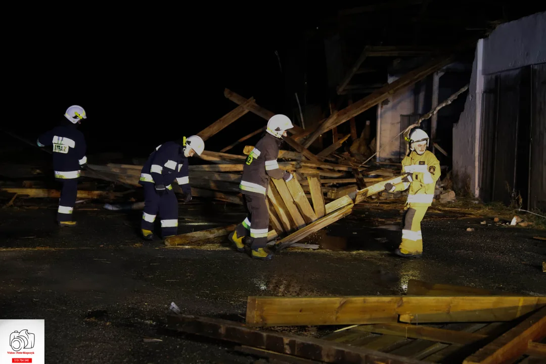 Silny wiatr uszkodził obiekty budowlane