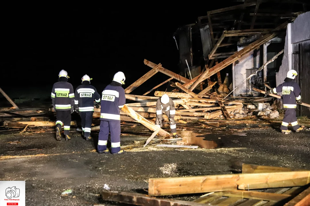 Silny wiatr uszkodził obiekty budowlane