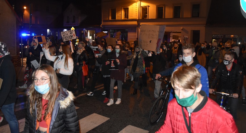 Trybunał opublikował uzasadnienie ws. aborcji. Kobiety znów będą protestować? - Zdjęcie główne