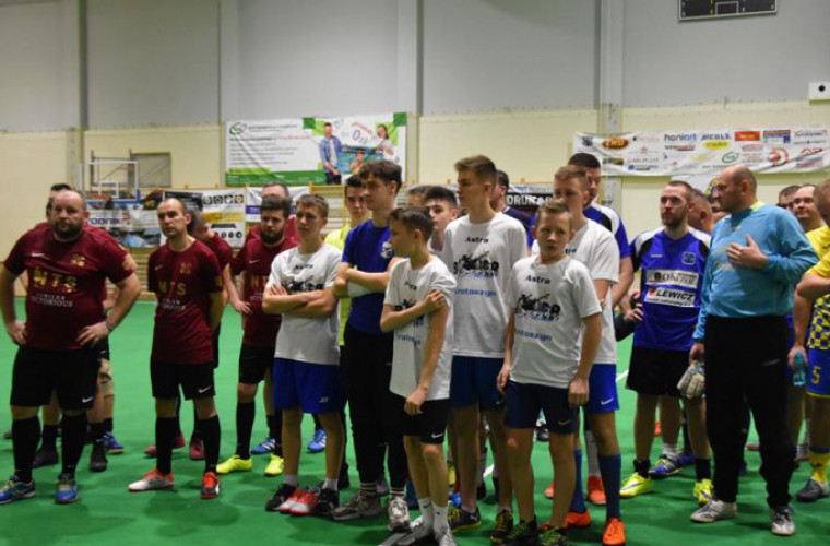 Krotoszyn. Pierwszy dzień turnieju halówki za nami. [ZDJĘCIA] - Zdjęcie główne