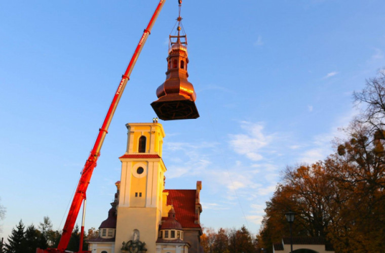 Smolice: Kopuła wróciła na dach sanktuarium [ZDJĘCIA] - Zdjęcie główne