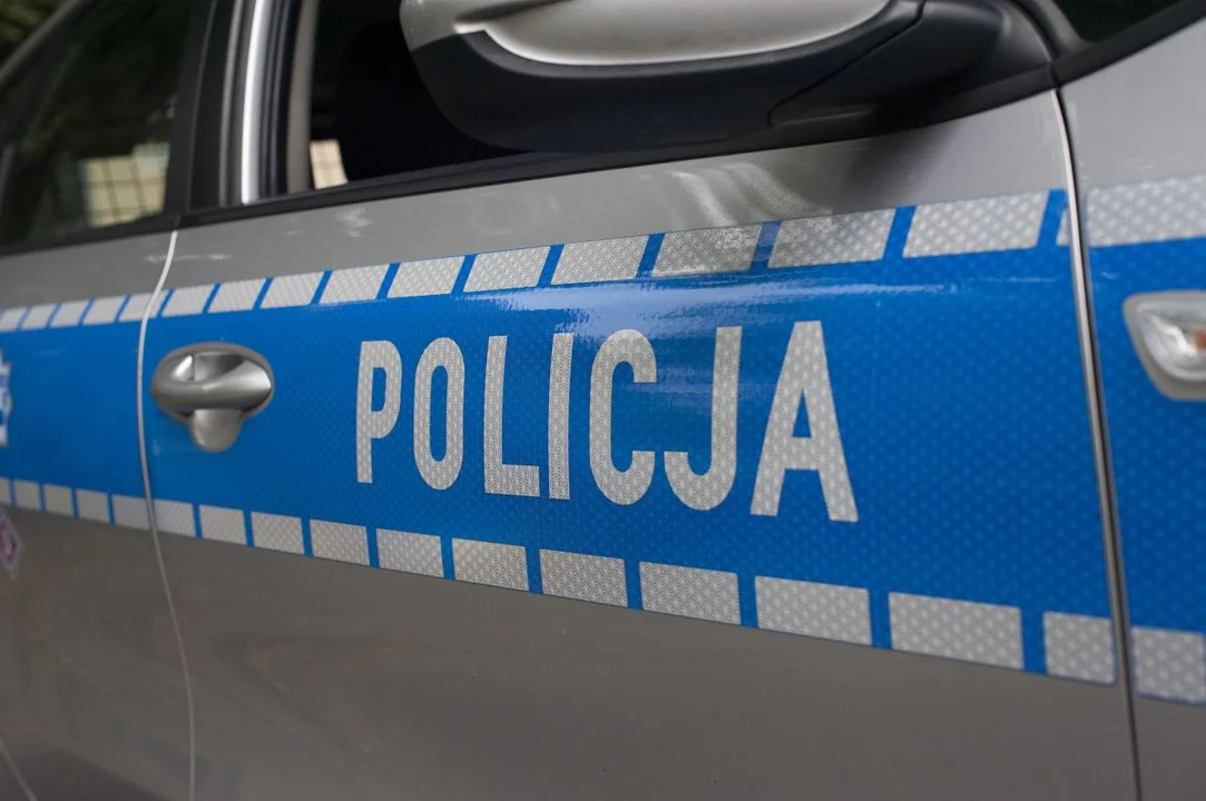 Koźmin Wlkp. Wjechał w auto i uciekł z miejsca zdarzenia. Policja szuka kierowcy - Zdjęcie główne