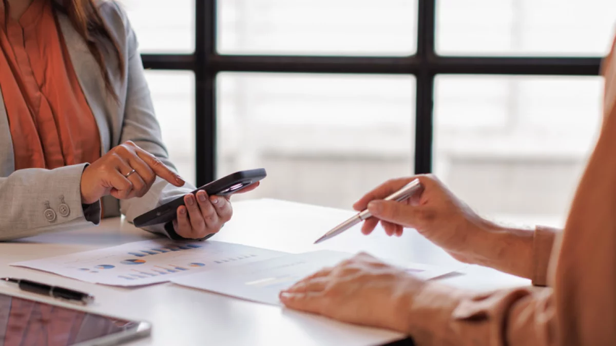 Dlaczego warto mieć dwa konta osobiste w różnych bankach? Strategia bezpieczeństwa