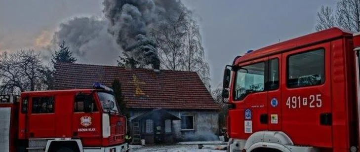 Wiesz co zrobić, gdy dojdzie do pożaru sadzy w kominie? Cenne rady od strażaków - Zdjęcie główne