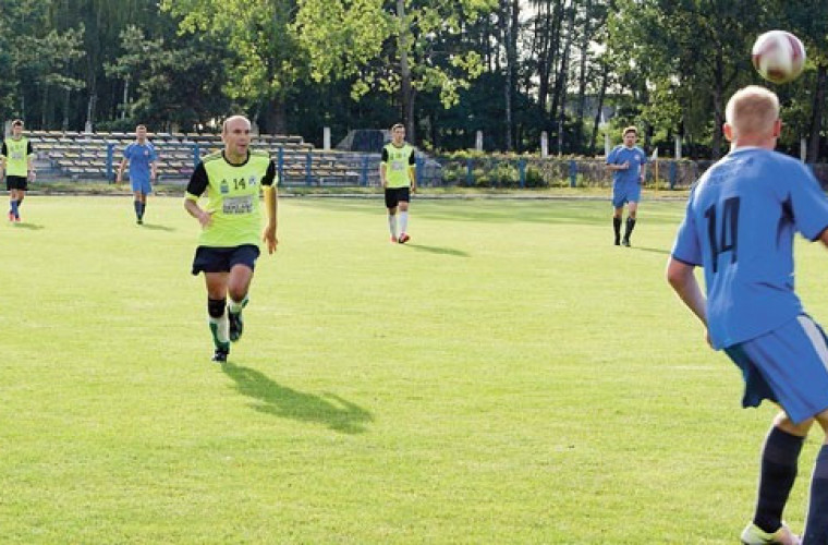 W pierwszym sparingu piłkarze Astry wysoko przegrali z Koroną Piaski  - Zdjęcie główne