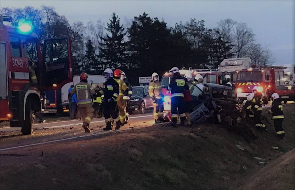 Wypadek śmiertelny. Kobieta umarła na oczach córeczki - Zdjęcie główne