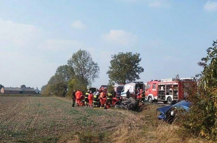 Wypadek na drodze wojewódzkiej. 3 osoby ranne. [ZDJĘCIA] - Zdjęcie główne