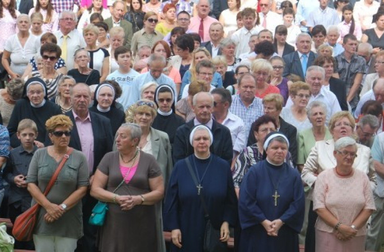 Odpust w Lutogniewie - Zdjęcie główne