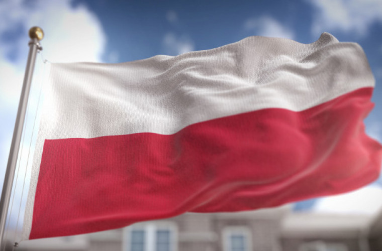 W Koźminie Wlkp. rozdawane są flagi - Zdjęcie główne