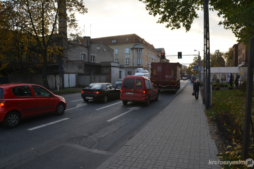 Jedna ciężarówka zakorkowała pół miasta [ZDJĘCIA] - Zdjęcie główne