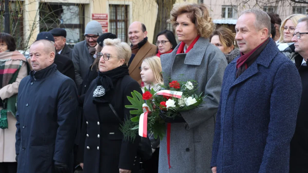 Ludowcy z powiatu krotoszyńskiego na Zaduszkach Mikołajczykowskich [ZDJĘCIA] - Zdjęcie główne