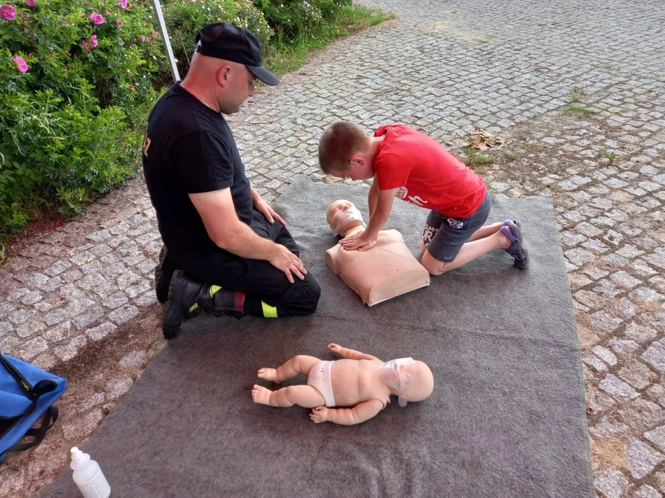 Sulmierzyce. Strażacy na pikniku rodzinnym [ZDJĘCIA] - Zdjęcie główne