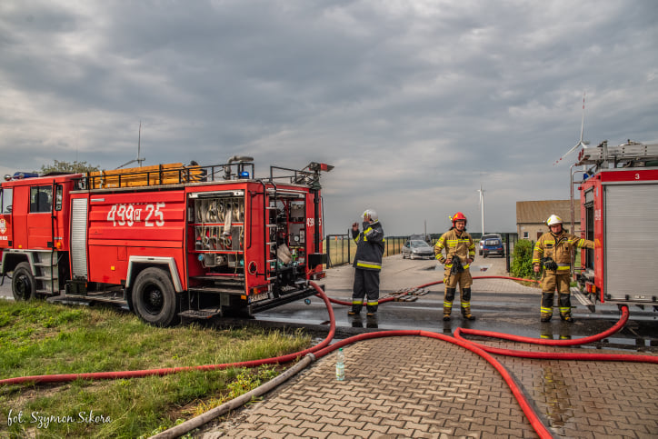 Pożar zakładu stolarskiego w Gałązkach