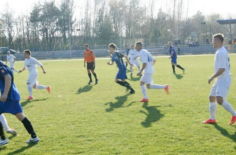 Piłkarze Białego Orła zremisowali na wyjeździe 1:1. Tym razem z Victorią Ostrzeszów - Zdjęcie główne