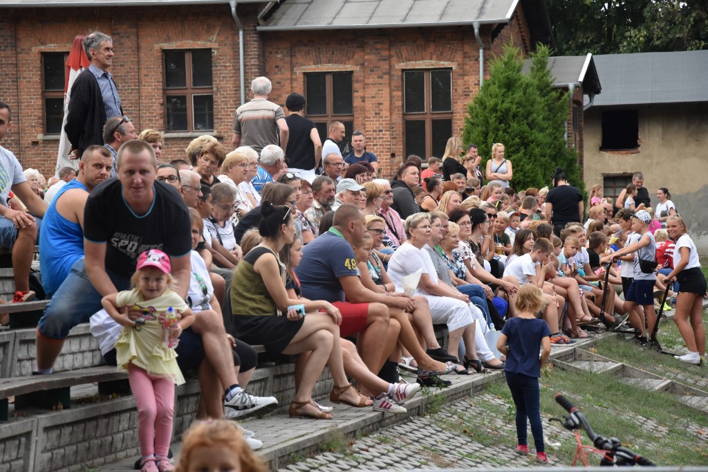 Gzik i festiwal kolorów - Zdjęcie główne