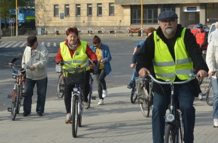 Krotoszyn. Sekcja rowerowa UTW. Zobacz film! - Zdjęcie główne