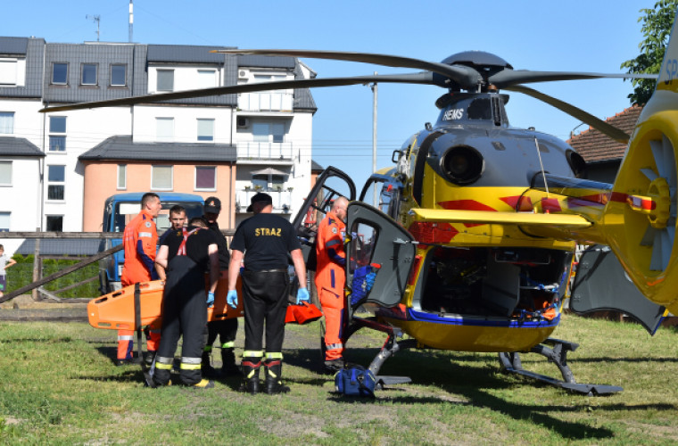 Krotoszyn.Mężczyzna spadł na kostkę brukową. Wezwano helikopter [FOTO I FILM] - Zdjęcie główne