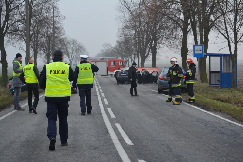 Smoszew. Wypadek na krajówce. Jedna osoba nie żyje. - Zdjęcie główne