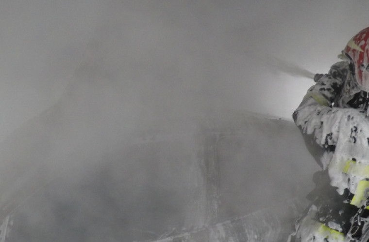 Krotoszyn. Pożar garażu i pracowni krawieckiej [ZDJĘCIA] - Zdjęcie główne